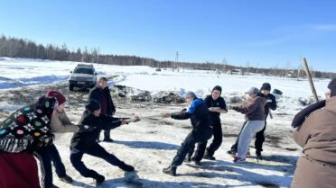 Сандал сааһы уруйдуу көрүстүбүт.